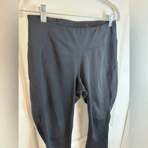 Kuhl Women’s Black Skulpt Tight Capri Leggings - Size Medium - Picture 2 of 7